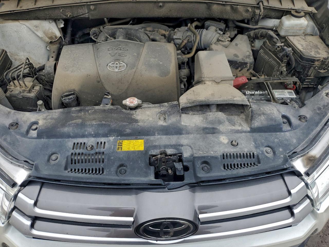 TOYOTA HIGHLANDER SE