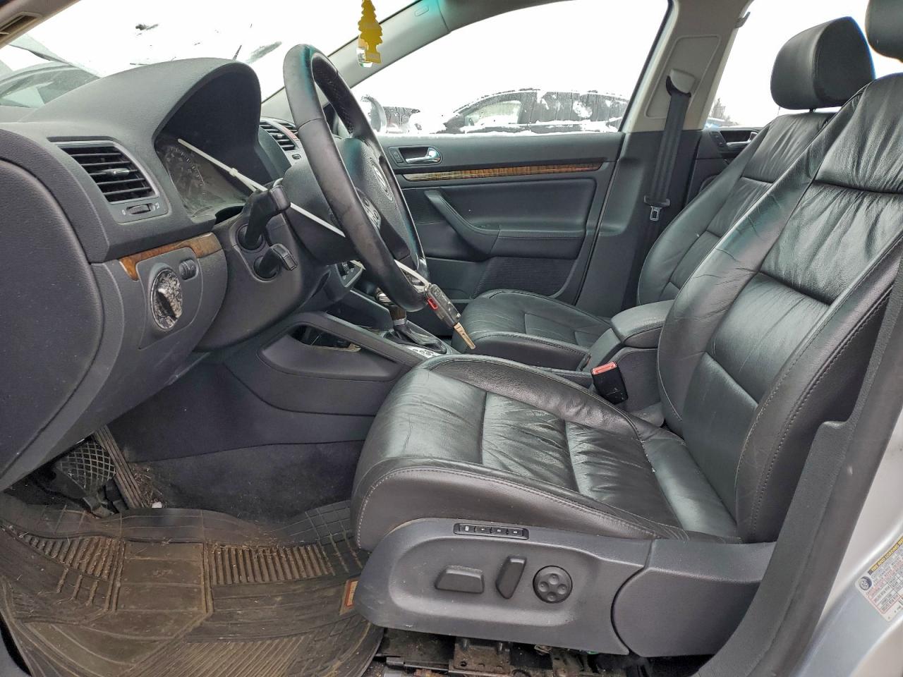 Lot #3312521636 2005 VOLKSWAGEN NEW JETTA