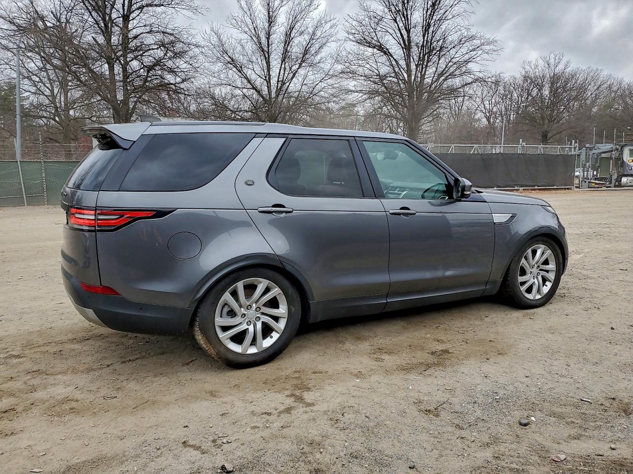 Lot #3316680194 2017 LAND ROVER DISCOVERY