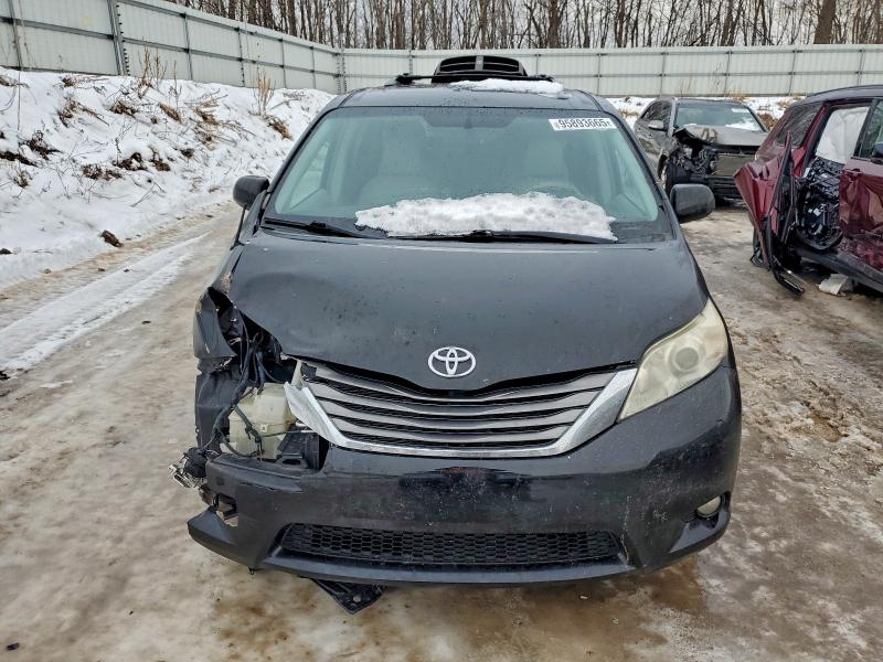 2012 TOYOTA SIENNA XLE #3318966927