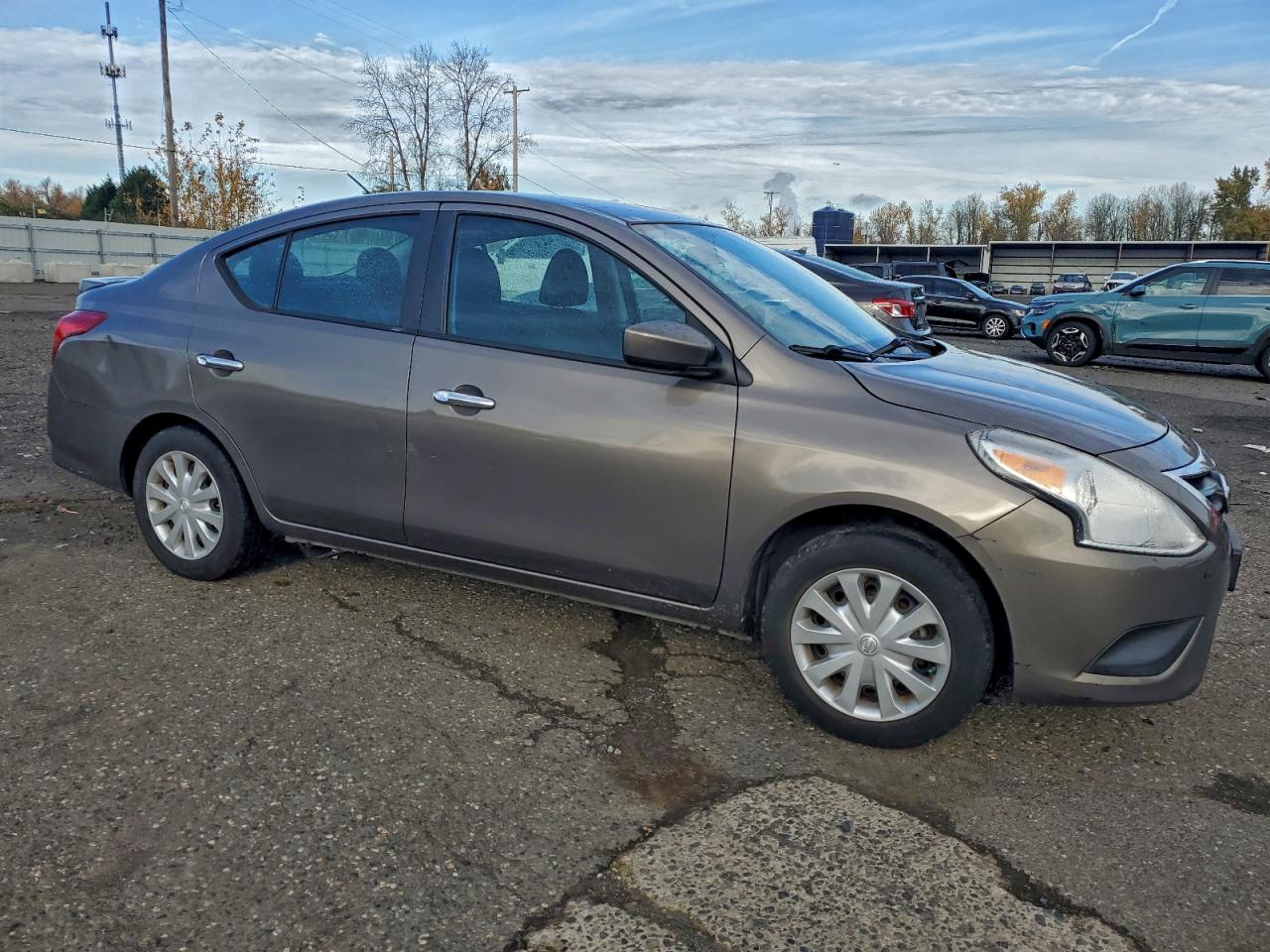 NISSAN VERSA S