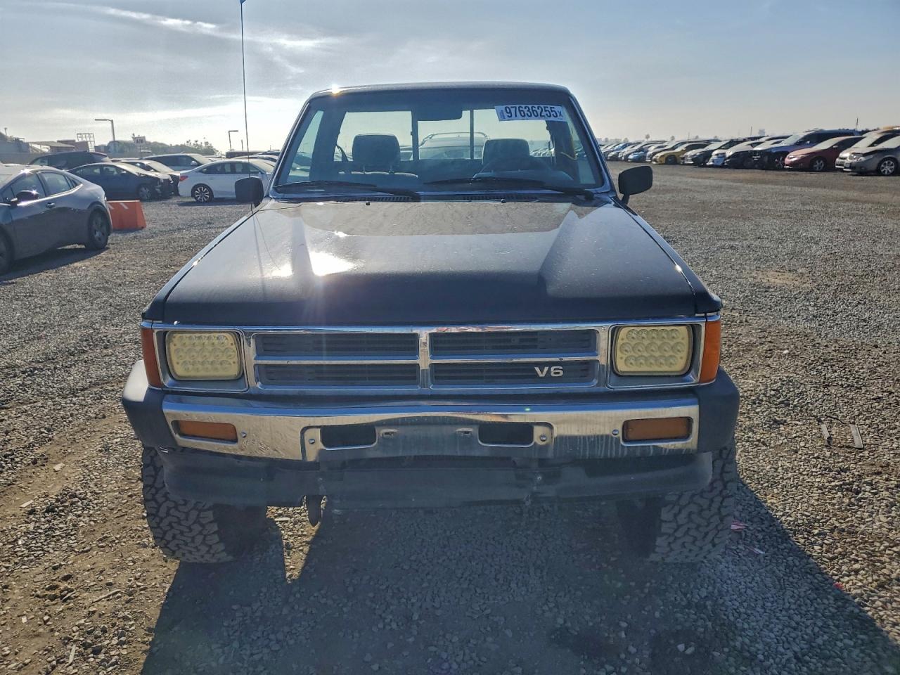Lot #3319231720 1988 TOYOTA PICKUP SHO