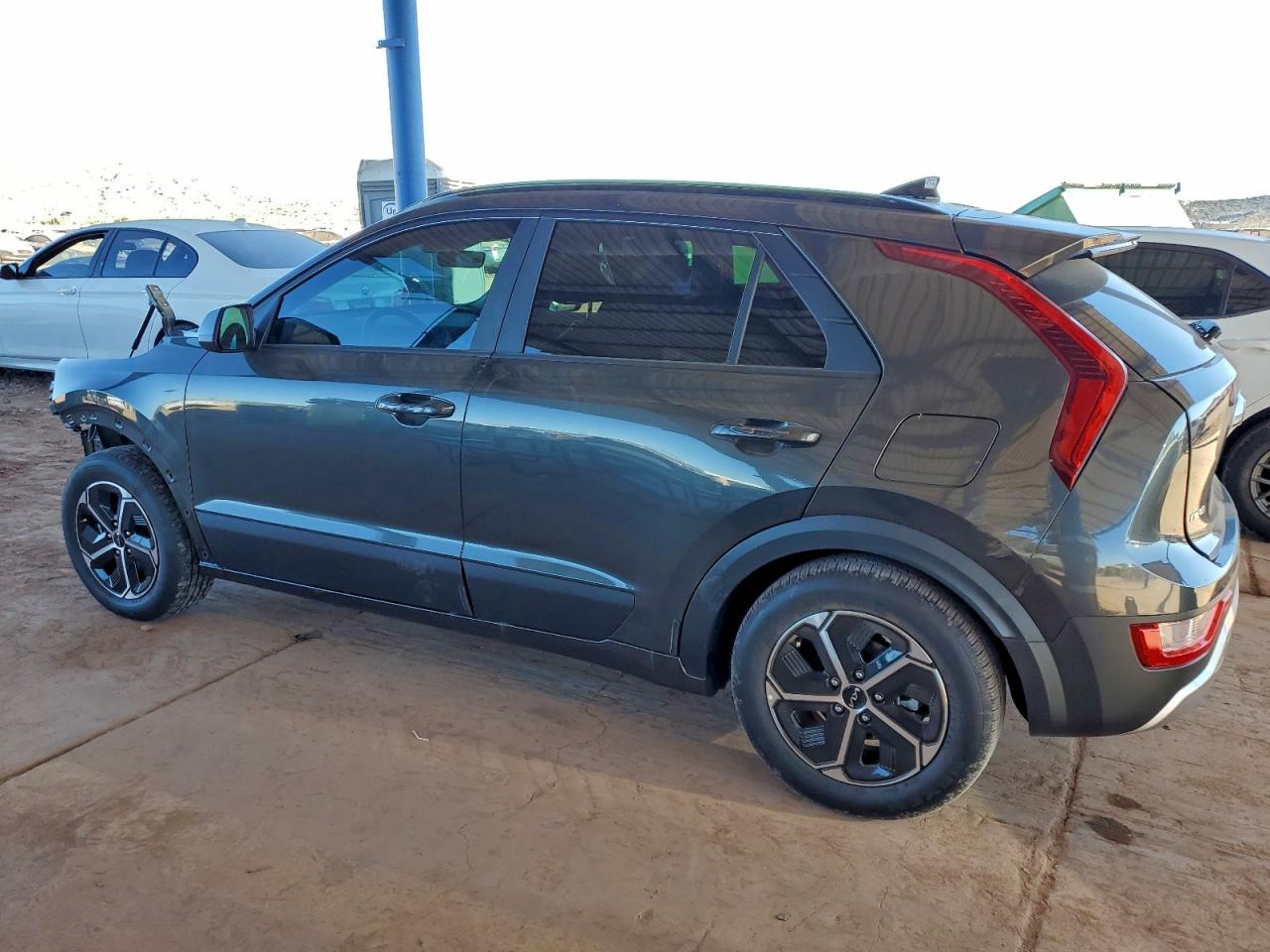 KIA NIRO LX
