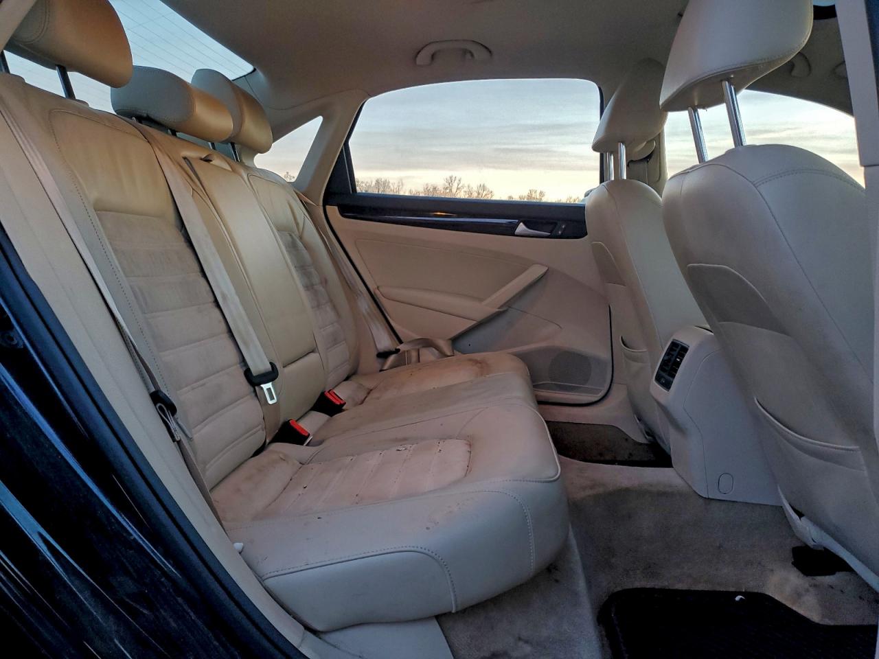 VOLKSWAGEN PASSAT SEL