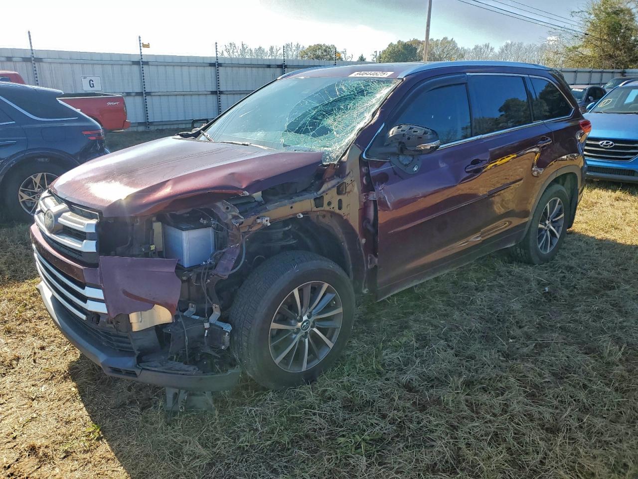 TOYOTA HIGHLANDER SE