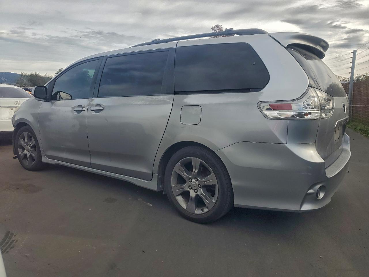 Lot #3318184953 2012 TOYOTA SIENNA SPO