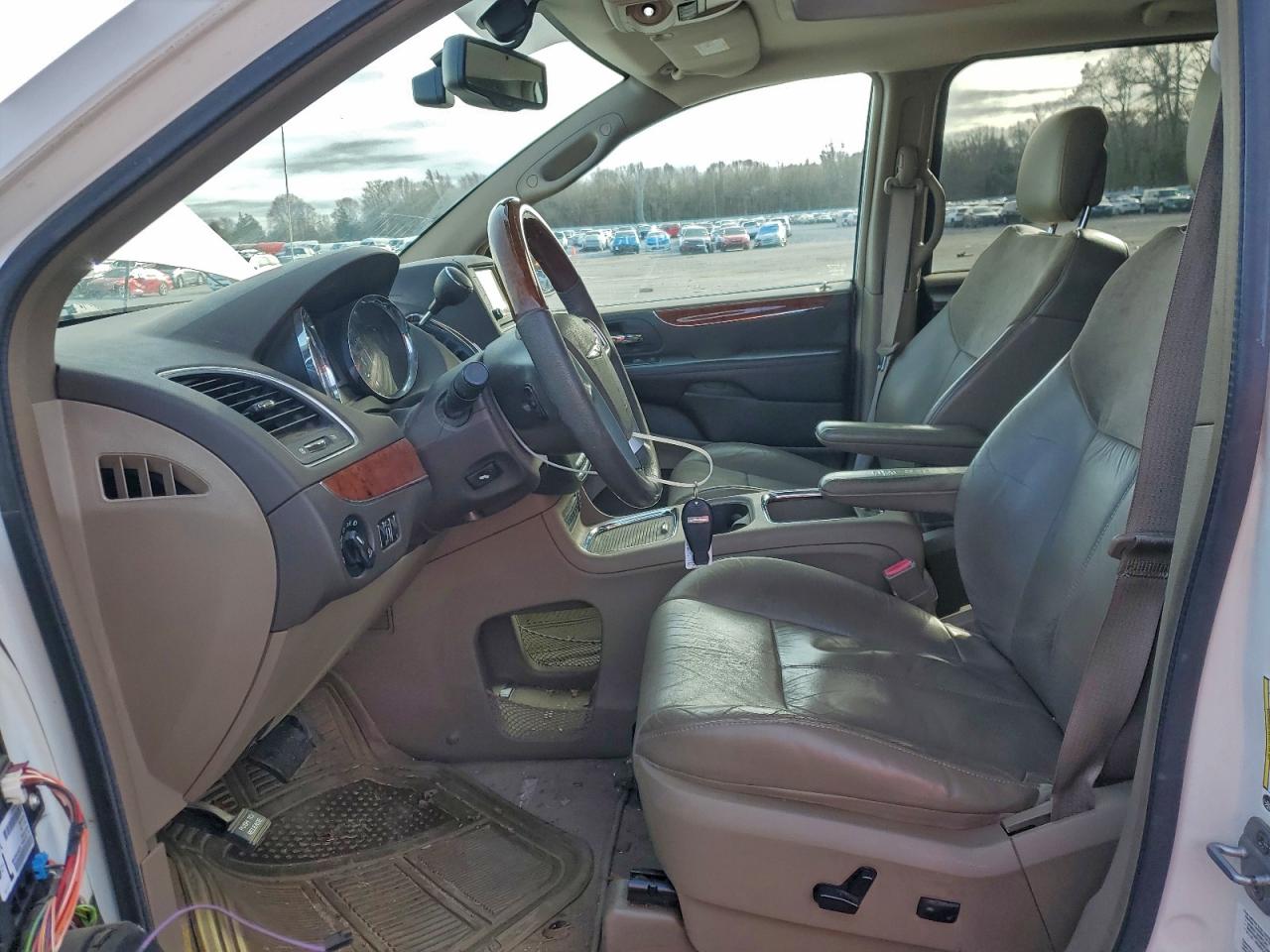 CHRYSLER TOWN & COUNTRY LIMITED