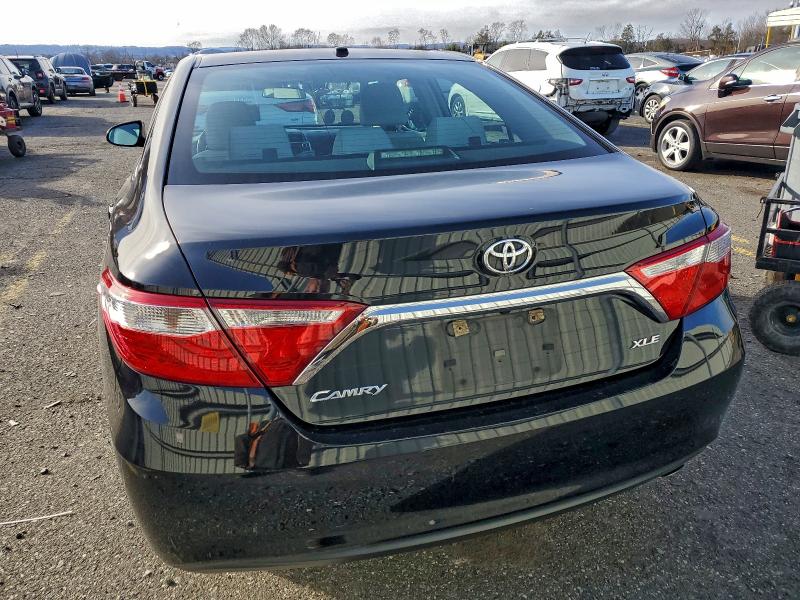 2016 TOYOTA CAMRY LE #3304670968