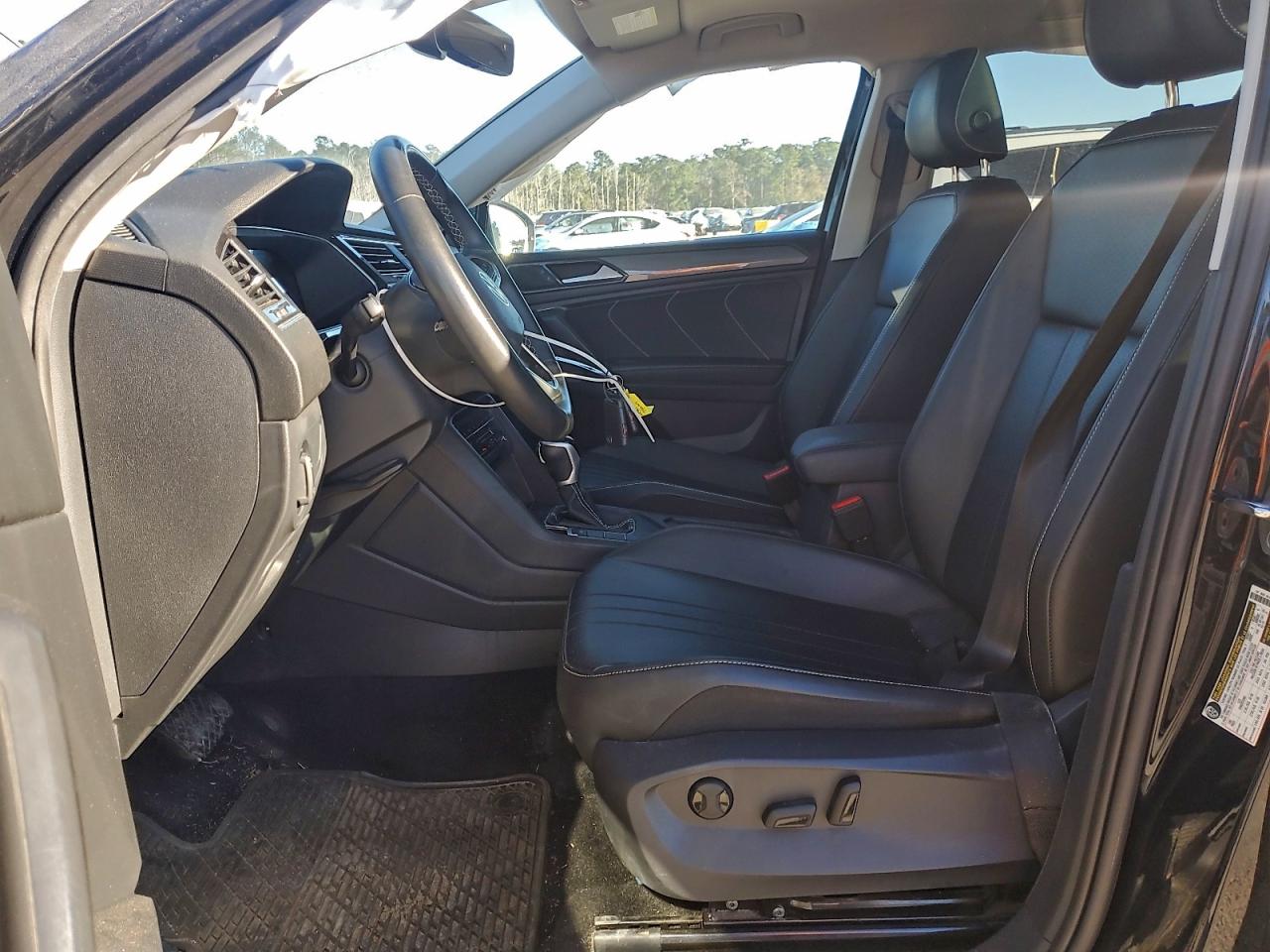 Lot #3318984930 2023 VOLKSWAGEN TIGUAN SE