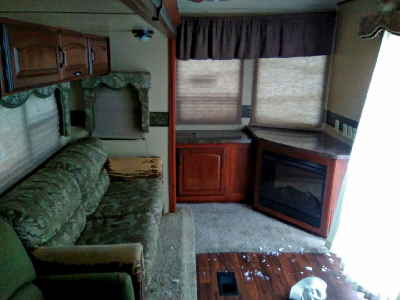 Lot #3308309203 2011 LTU0 TRAVEL TRAILER