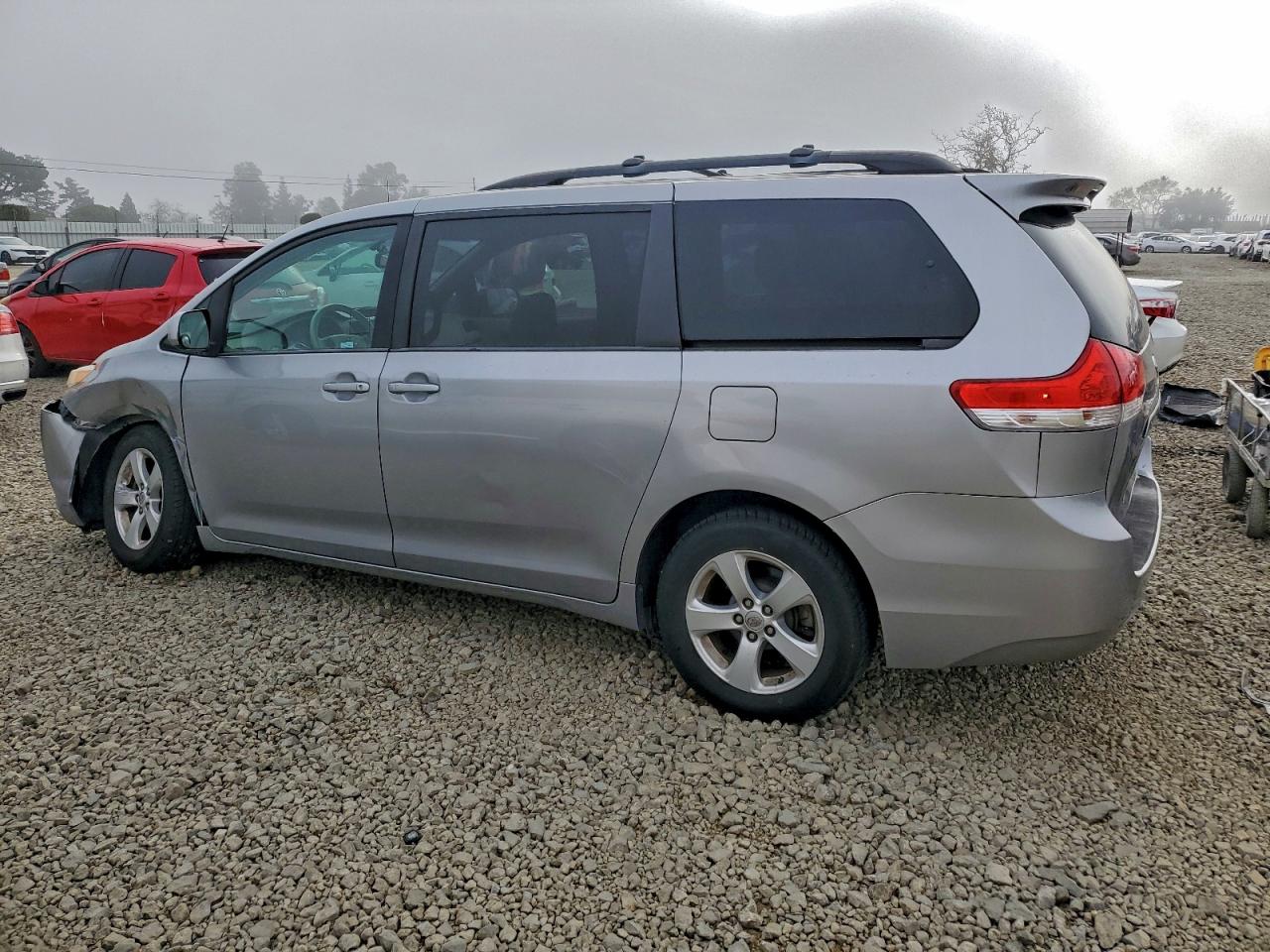Lot #3316029331 2013 TOYOTA SIENNA LE