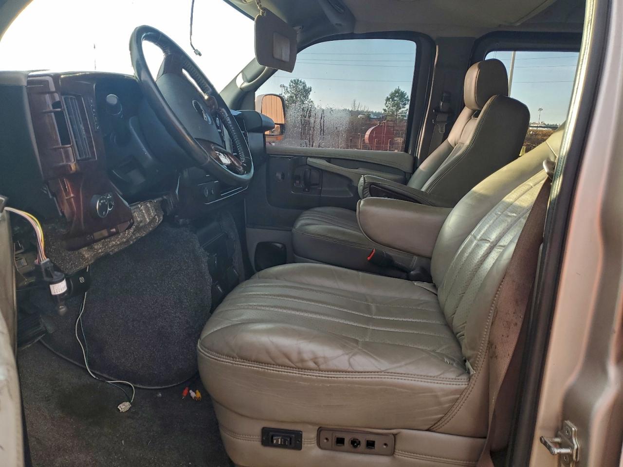 GMC SAVANA RV G1500 4LT