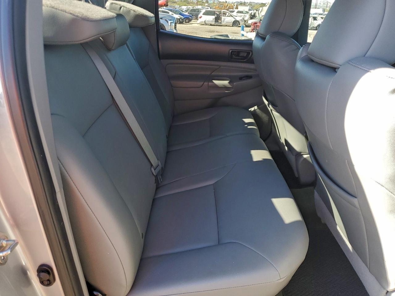 Lot #3302699007 2015 TOYOTA TACOMA DOU