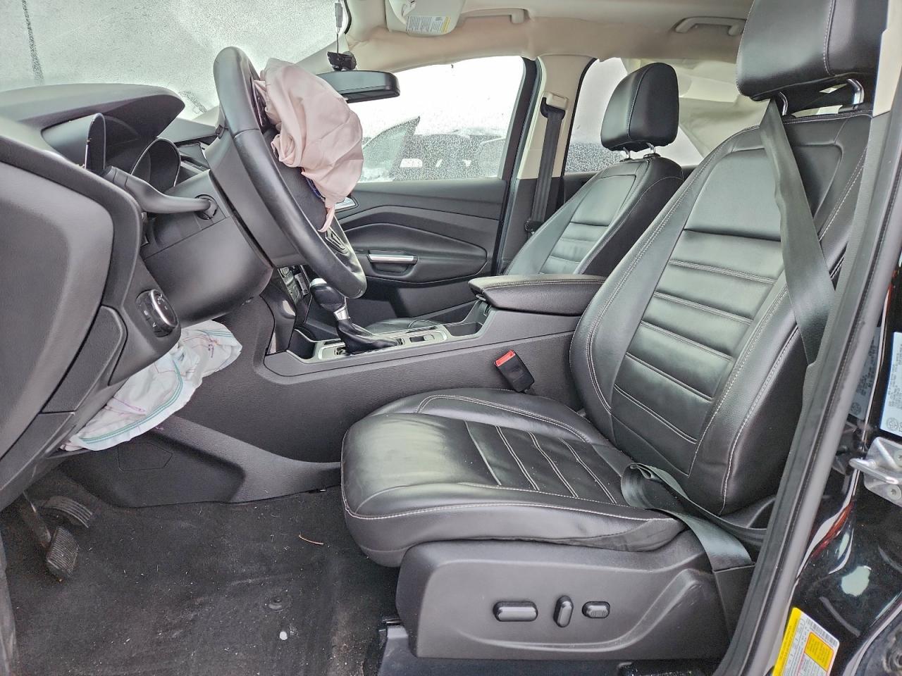 FORD ESCAPE TITANIUM