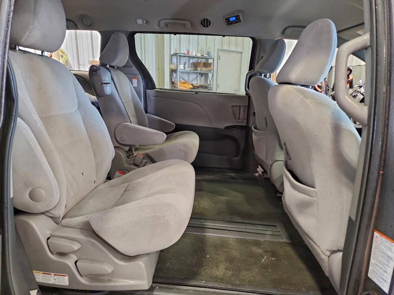 Lot #3304643941 2016 TOYOTA SIENNA LE