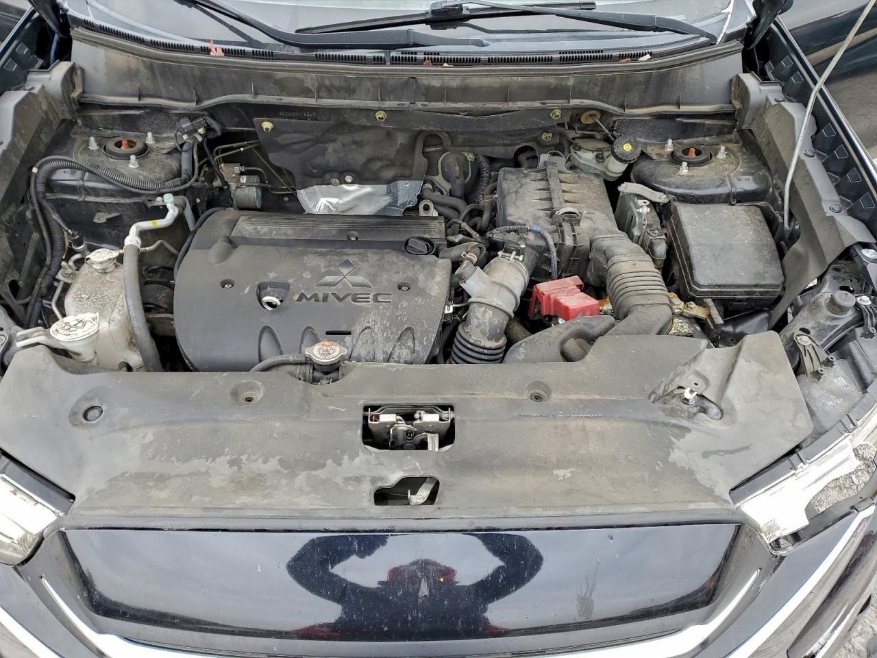 MITSUBISHI OUTLANDER ES