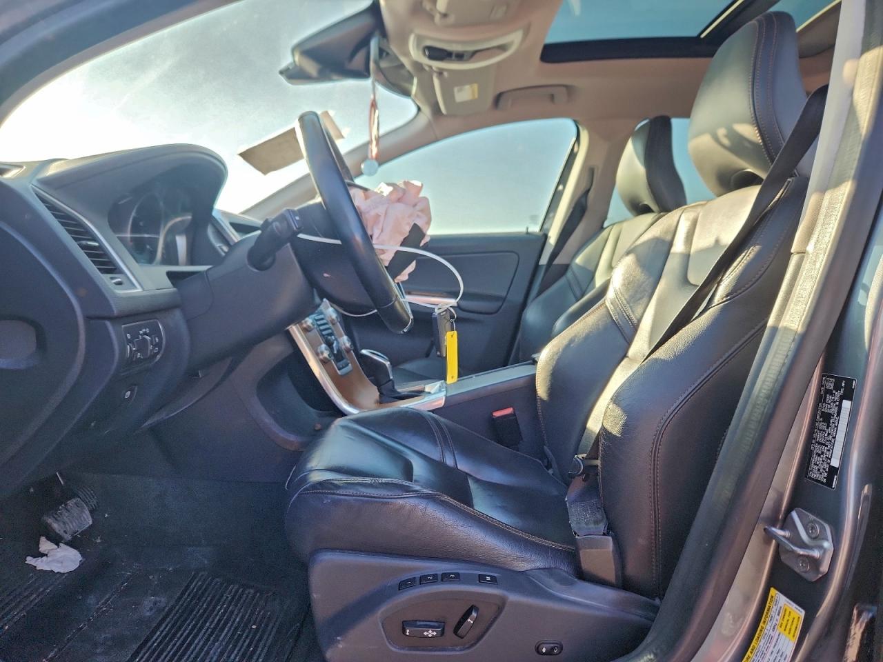 VOLVO XC60 T5 INSCRIPTION