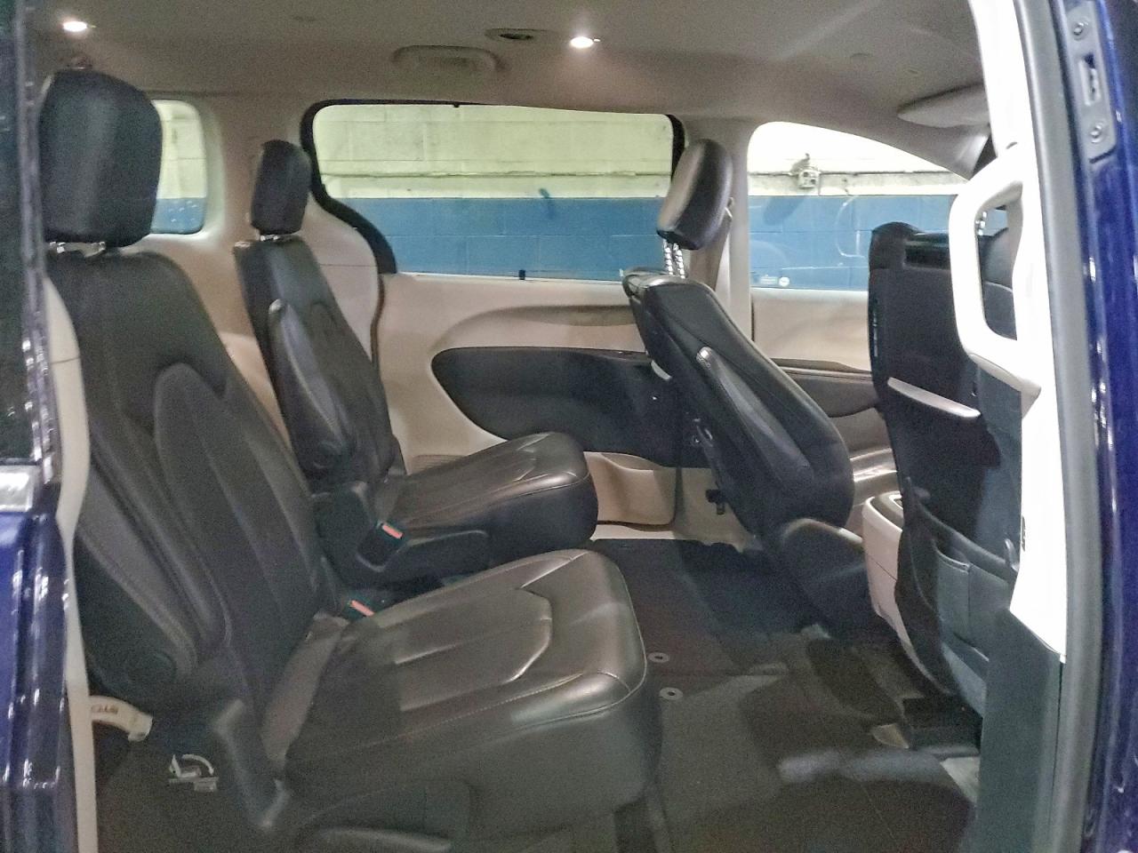 CHRYSLER PACIFICA TOURING L PLUS