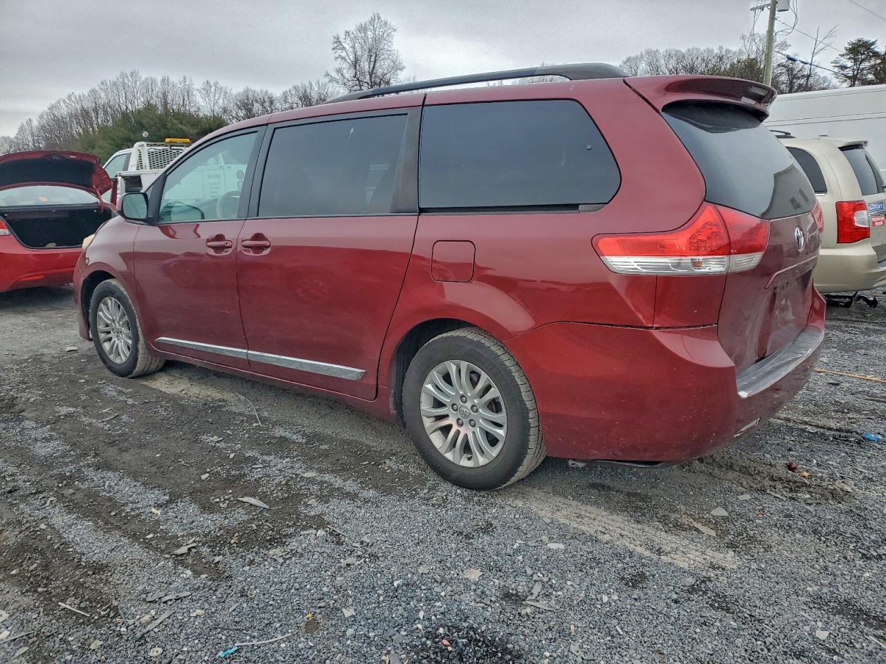 TOYOTA SIENNA XLE
