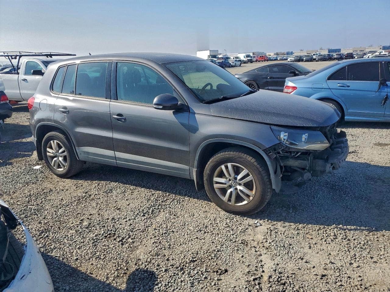 VOLKSWAGEN TIGUAN S