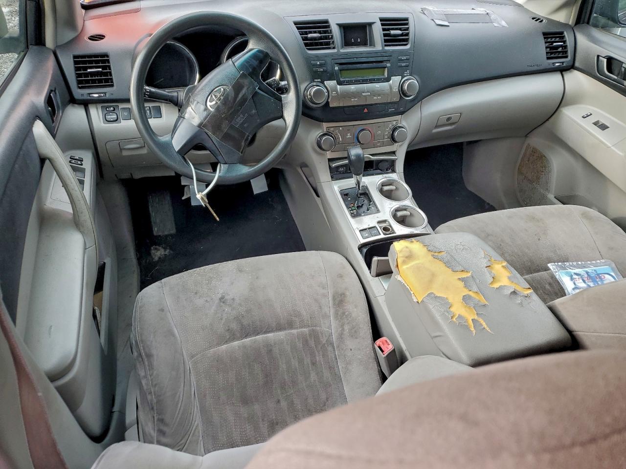 Lot #3312786100 2012 TOYOTA HIGHLANDER