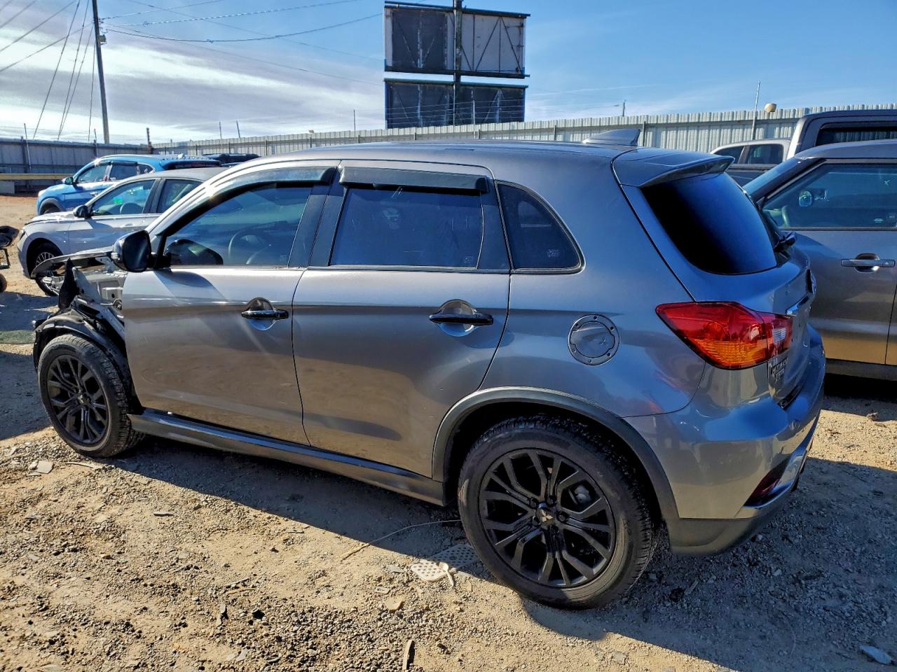 MITSUBISHI OUTLANDER ES