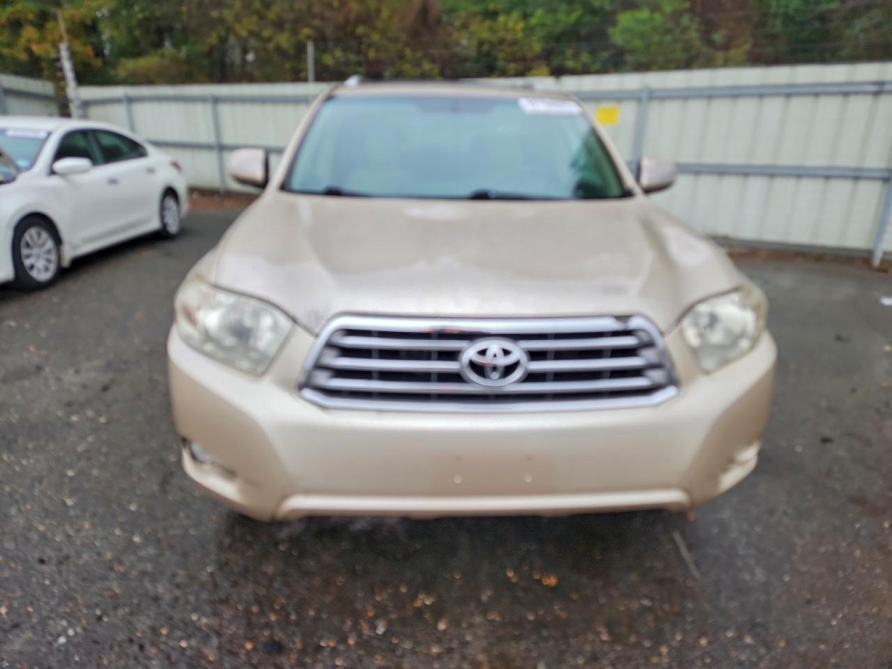 TOYOTA HIGHLANDER LIMITED