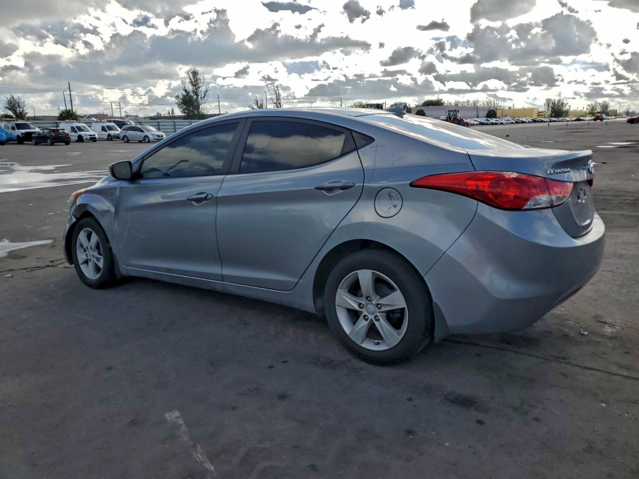 HYUNDAI ELANTRA GLS