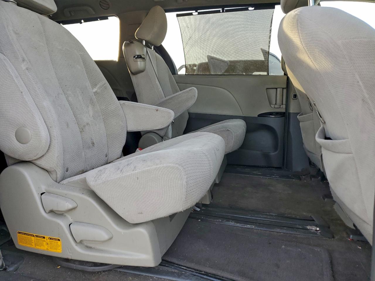 Lot #3315918123 2014 TOYOTA SIENNA LE