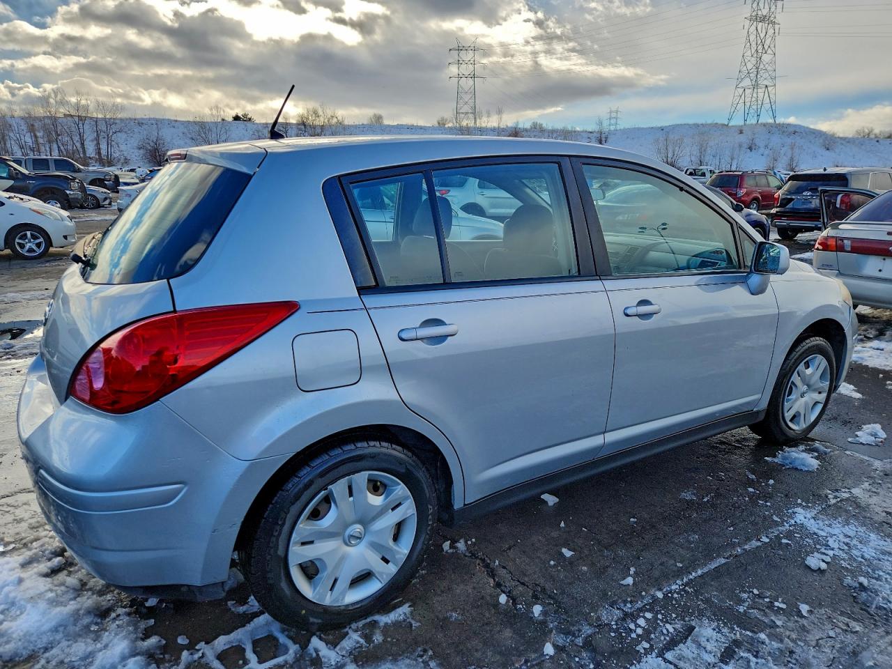 NISSAN VERSA S