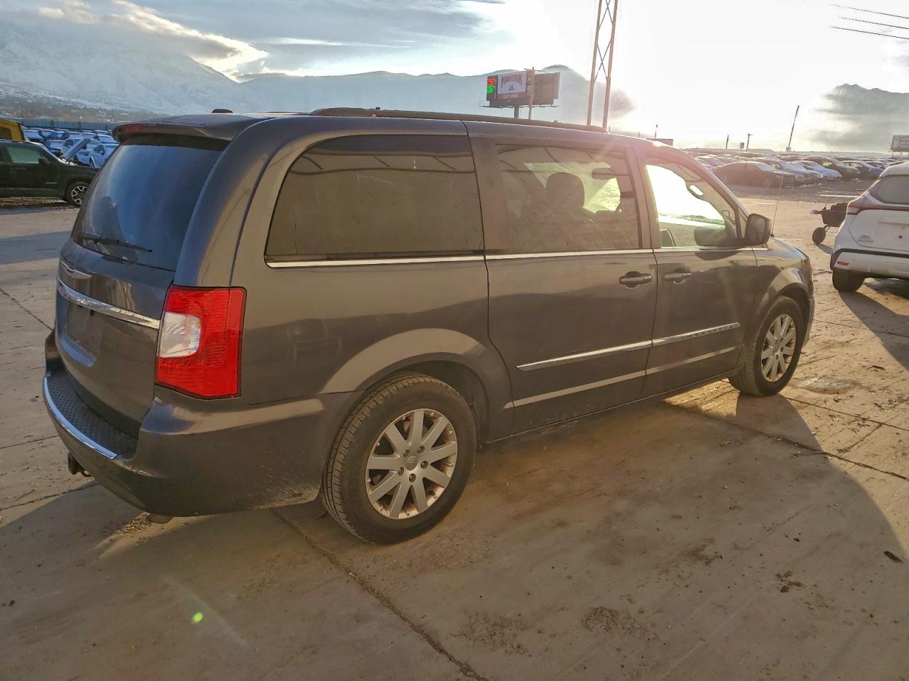 CHRYSLER TOWN & COUNTRY TOURING