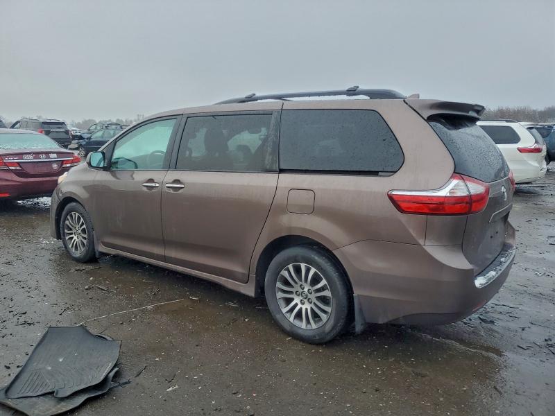 2019 TOYOTA SIENNA XLE #3308324280