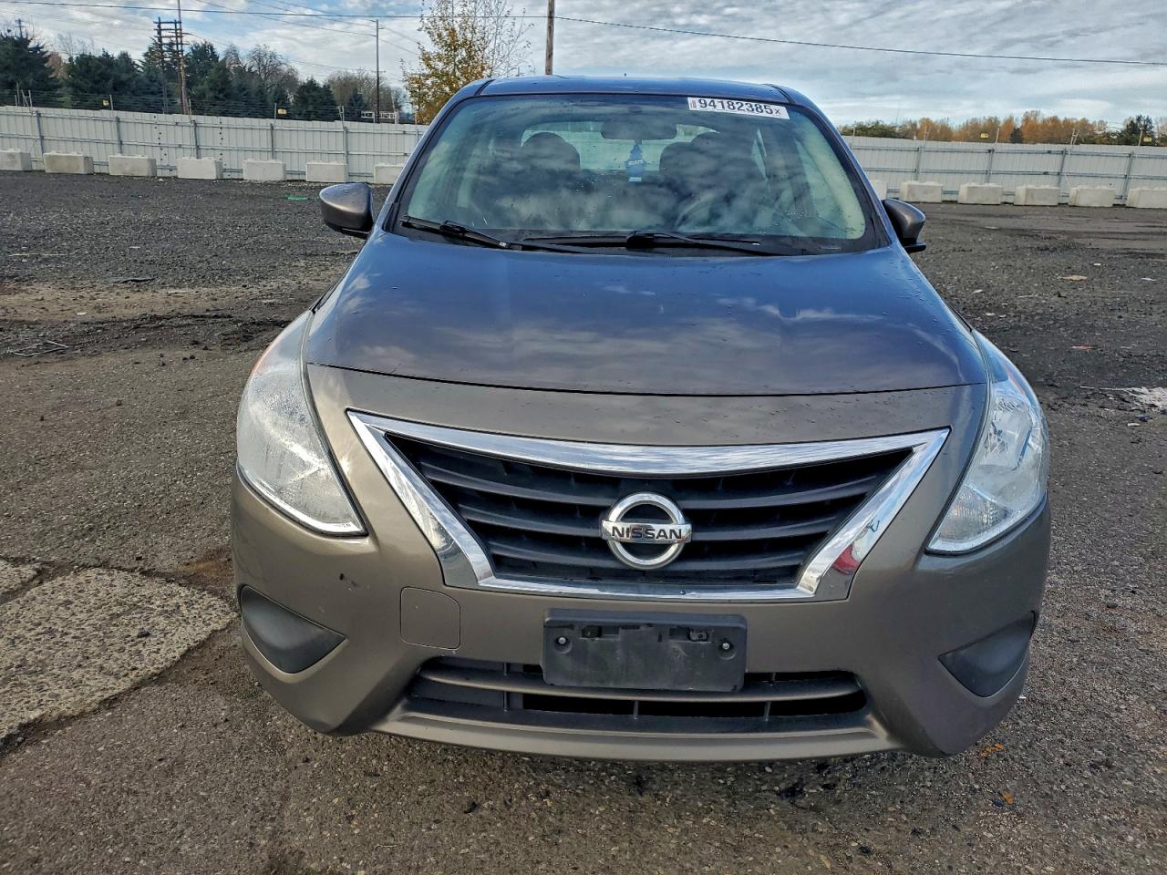 NISSAN VERSA S