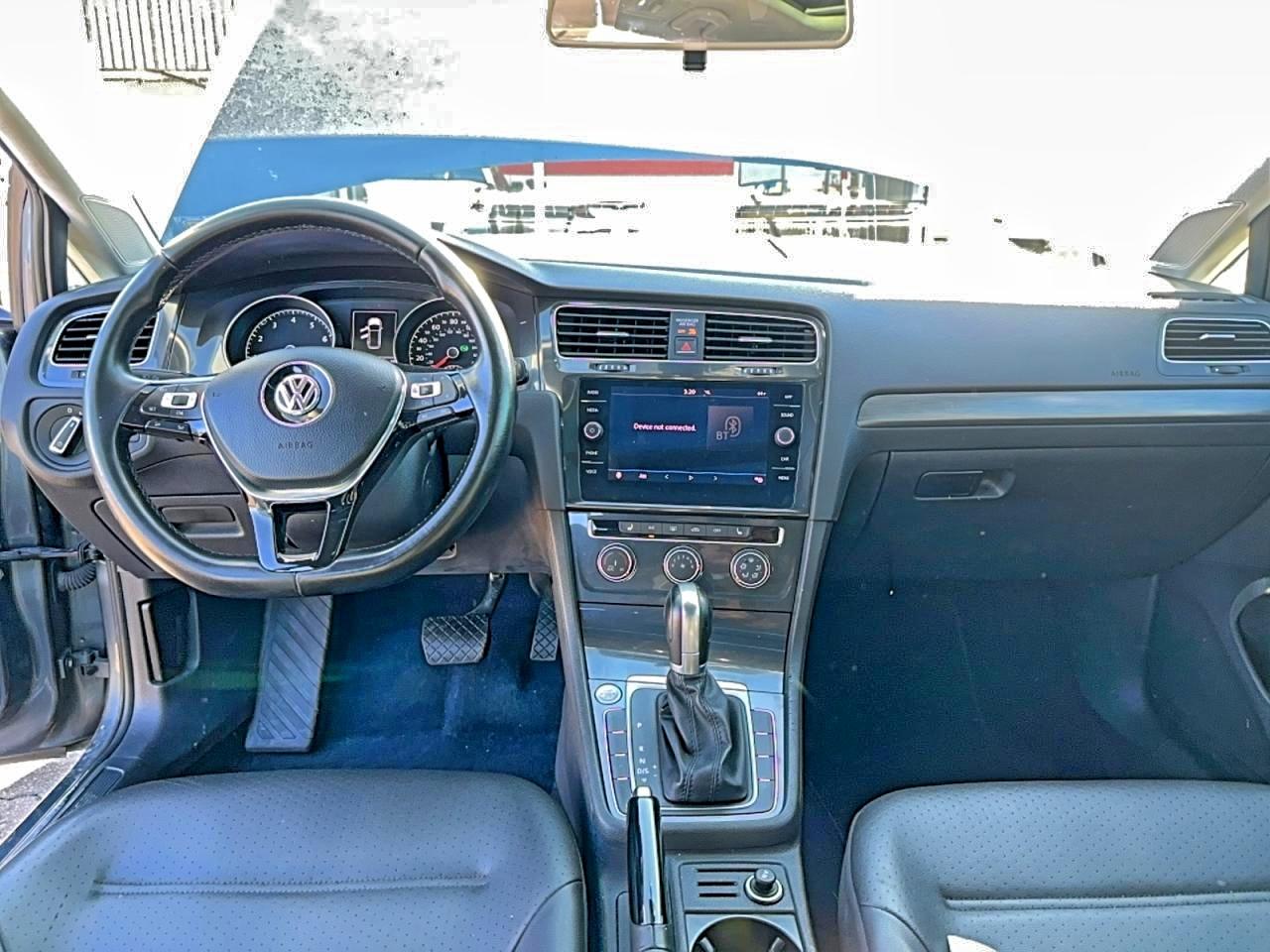 VOLKSWAGEN GOLF SPORTSVAN S