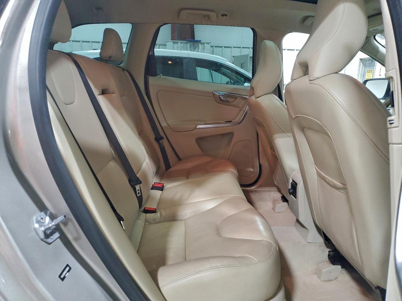 VOLVO XC60 T5 PLATINUM