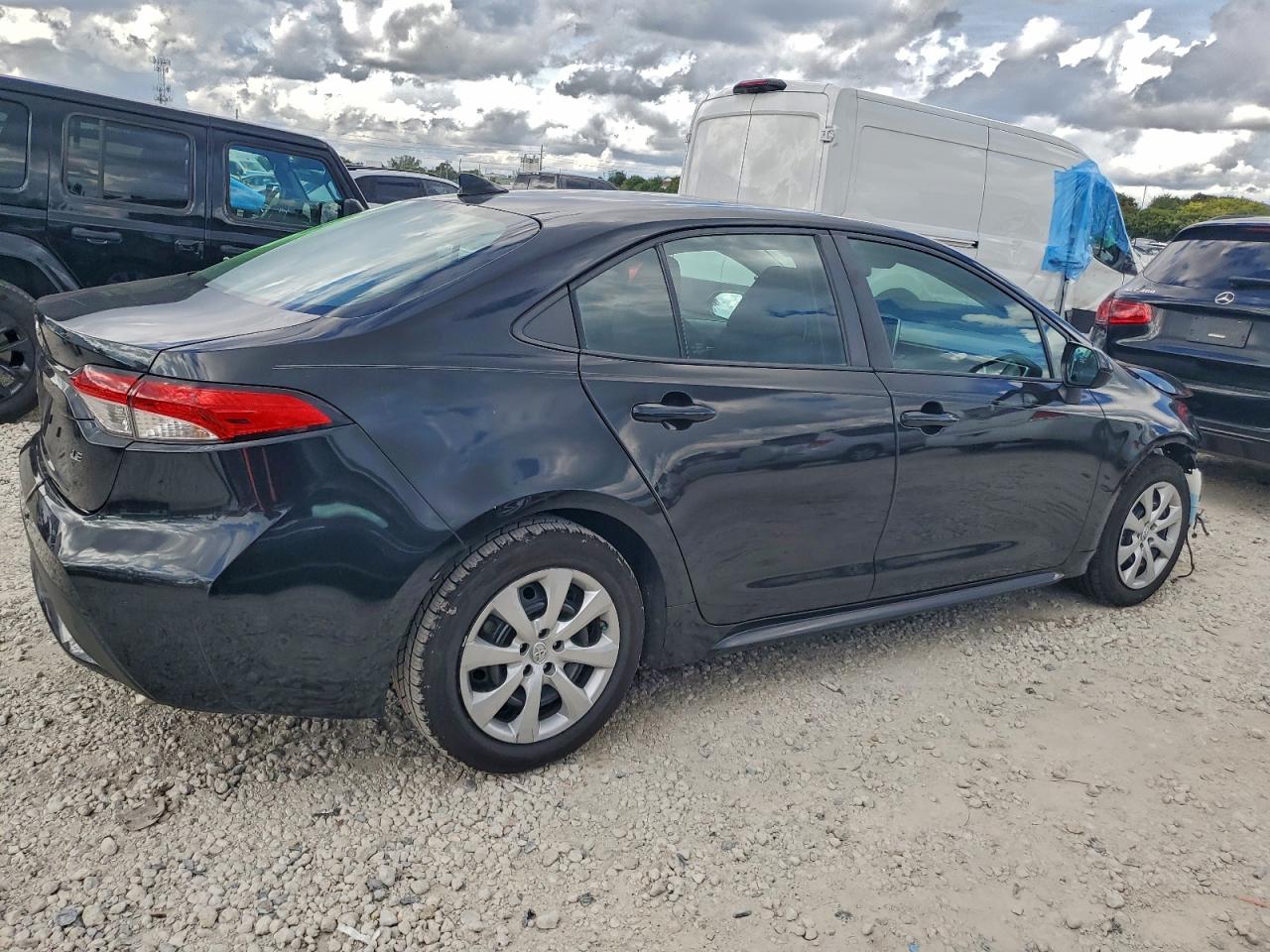 Lot #3315891087 2021 TOYOTA COROLLA LE