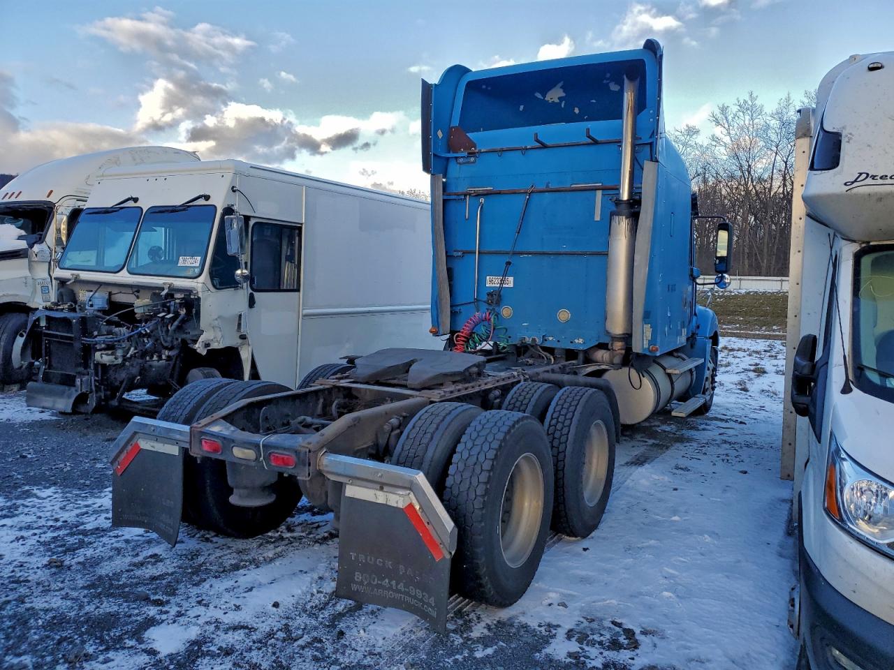 Lot #3311666217 2004 FREIGHTLINER CONVENTION