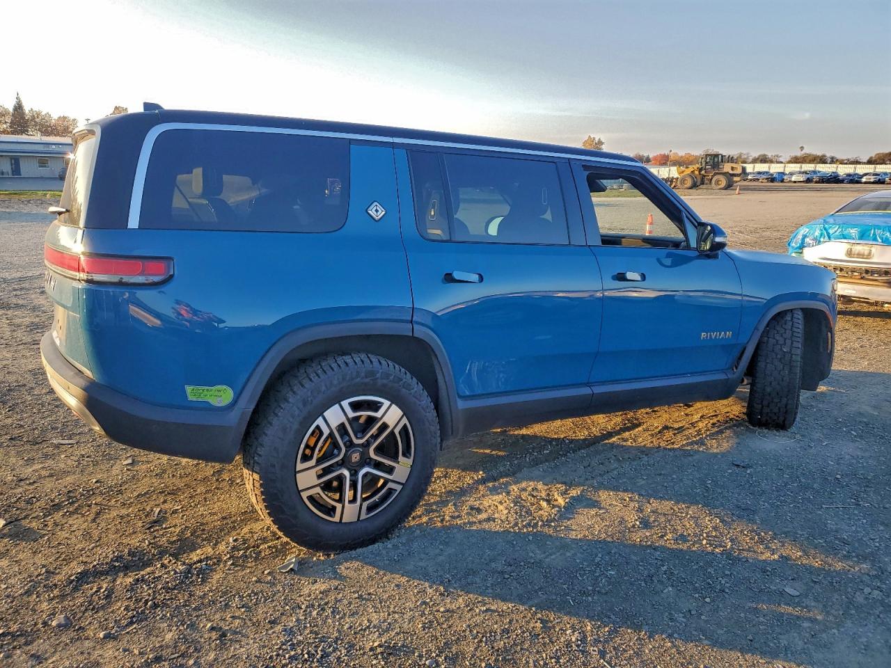 RIVIAN R1S ADVENTURE