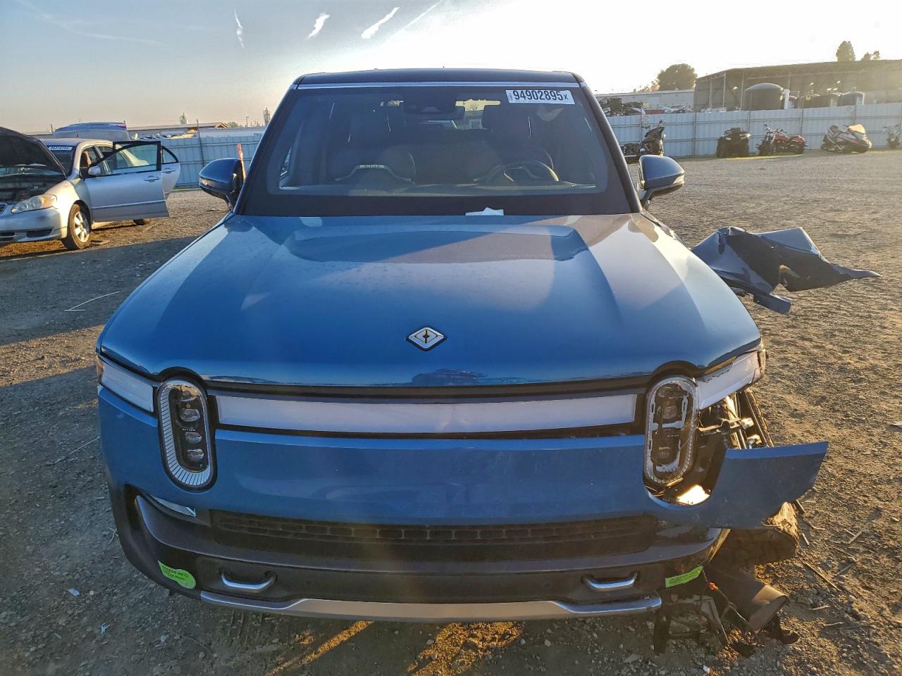 RIVIAN R1S ADVENTURE