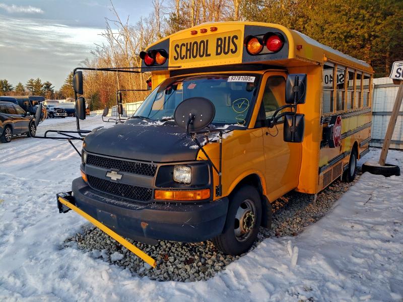 2013 THOM BUS #3308304153