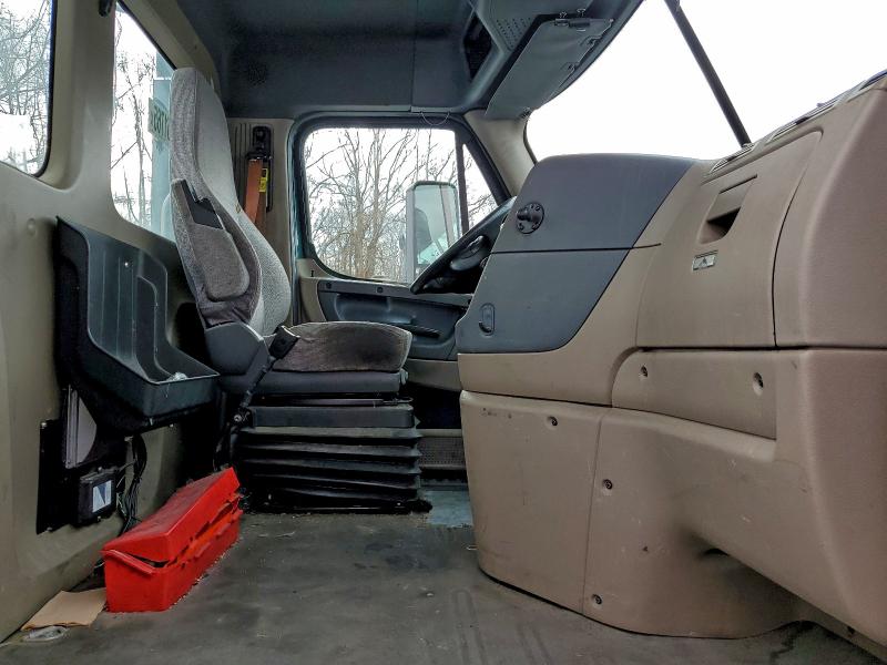 2018 FREIGHTLINER CASCADIA 1 #3319110302