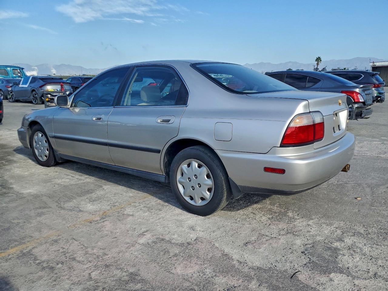 Lot #3315989121 1996 HONDA ACCORD LX