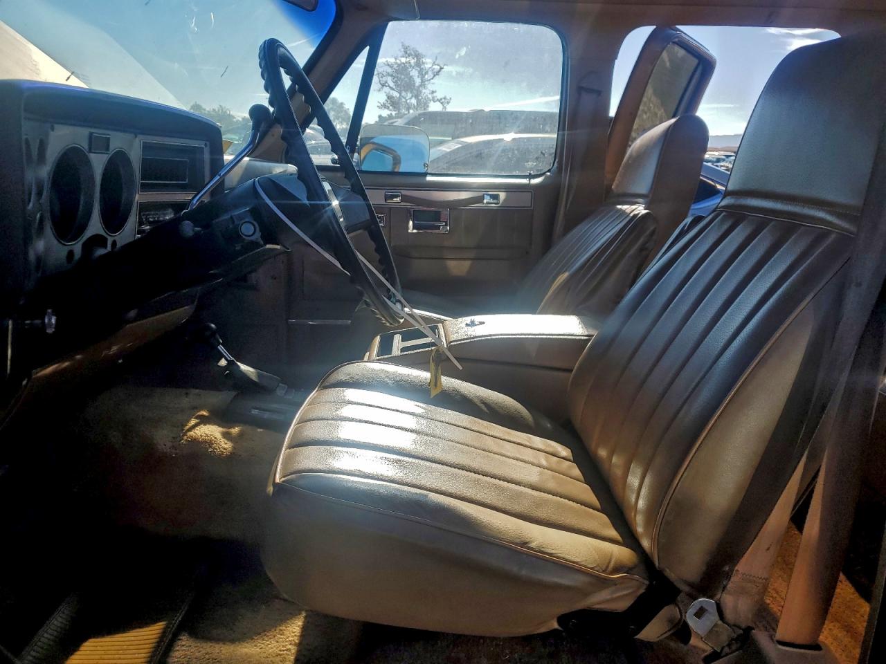 Lot #3304812679 1985 GMC SUBURBAN K