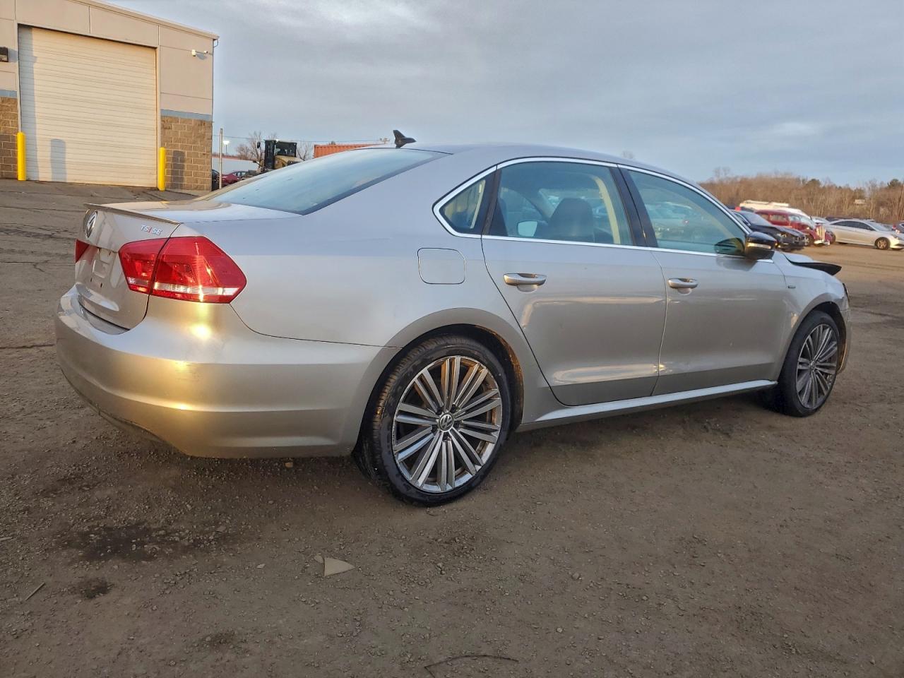VOLKSWAGEN PASSAT SE