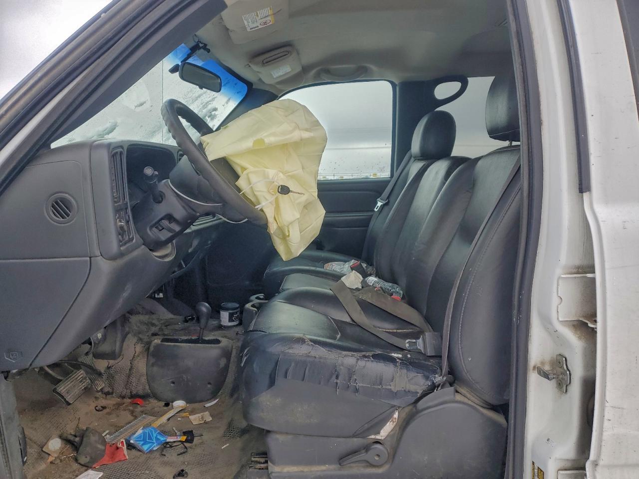 Lot #3316120223 2005 GMC SIERRA K25