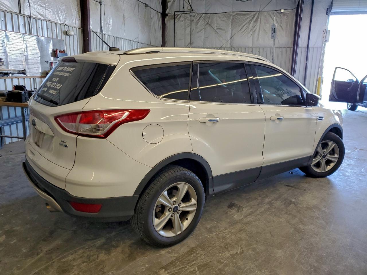 FORD ESCAPE SE
