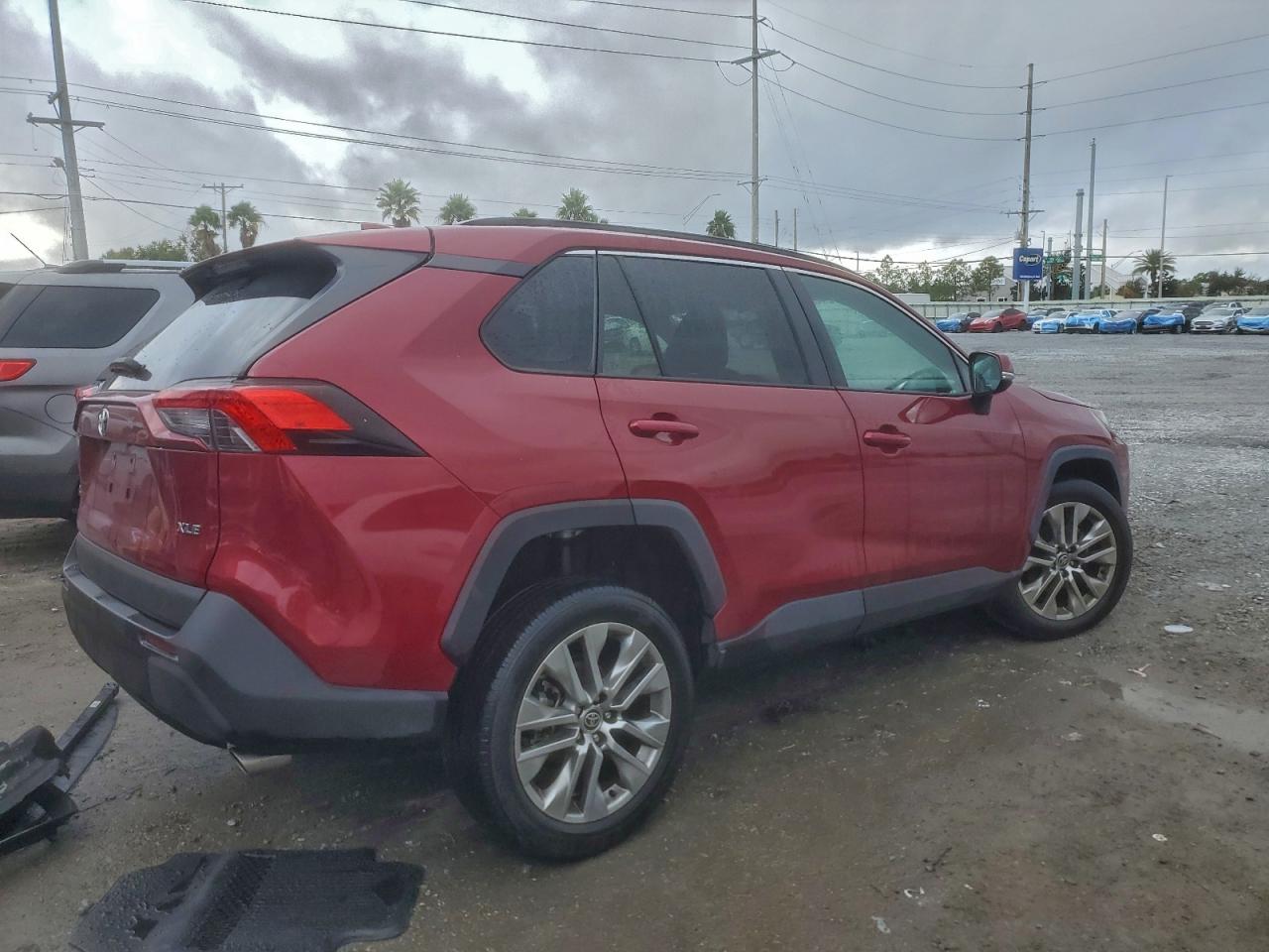 TOYOTA RAV4 XLE PREMIUM