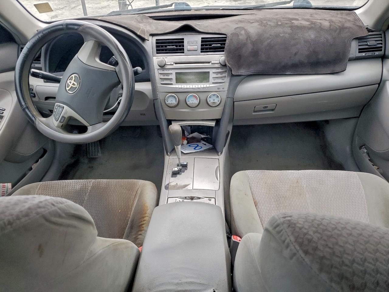TOYOTA CAMRY BASE
