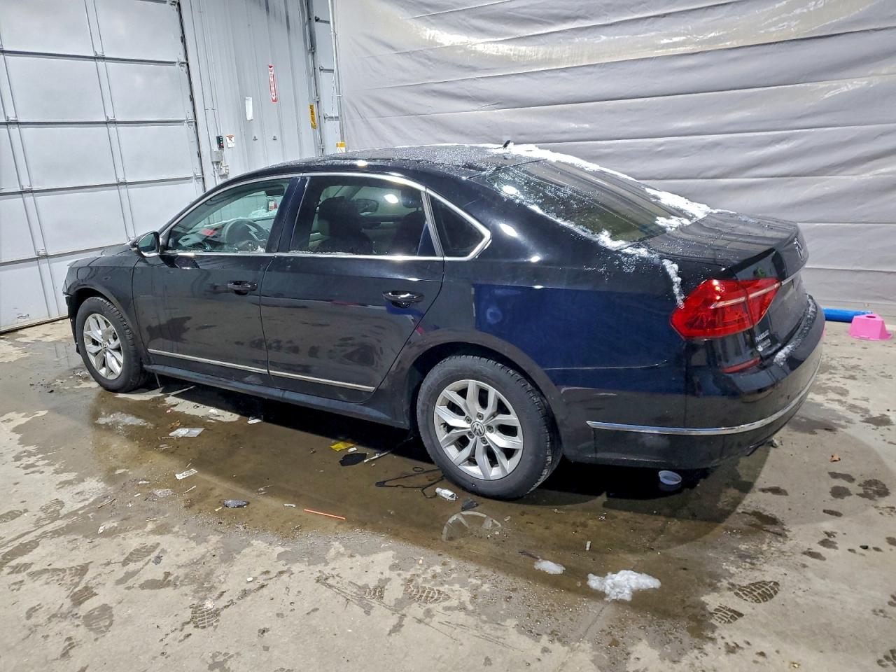 VOLKSWAGEN PASSAT S