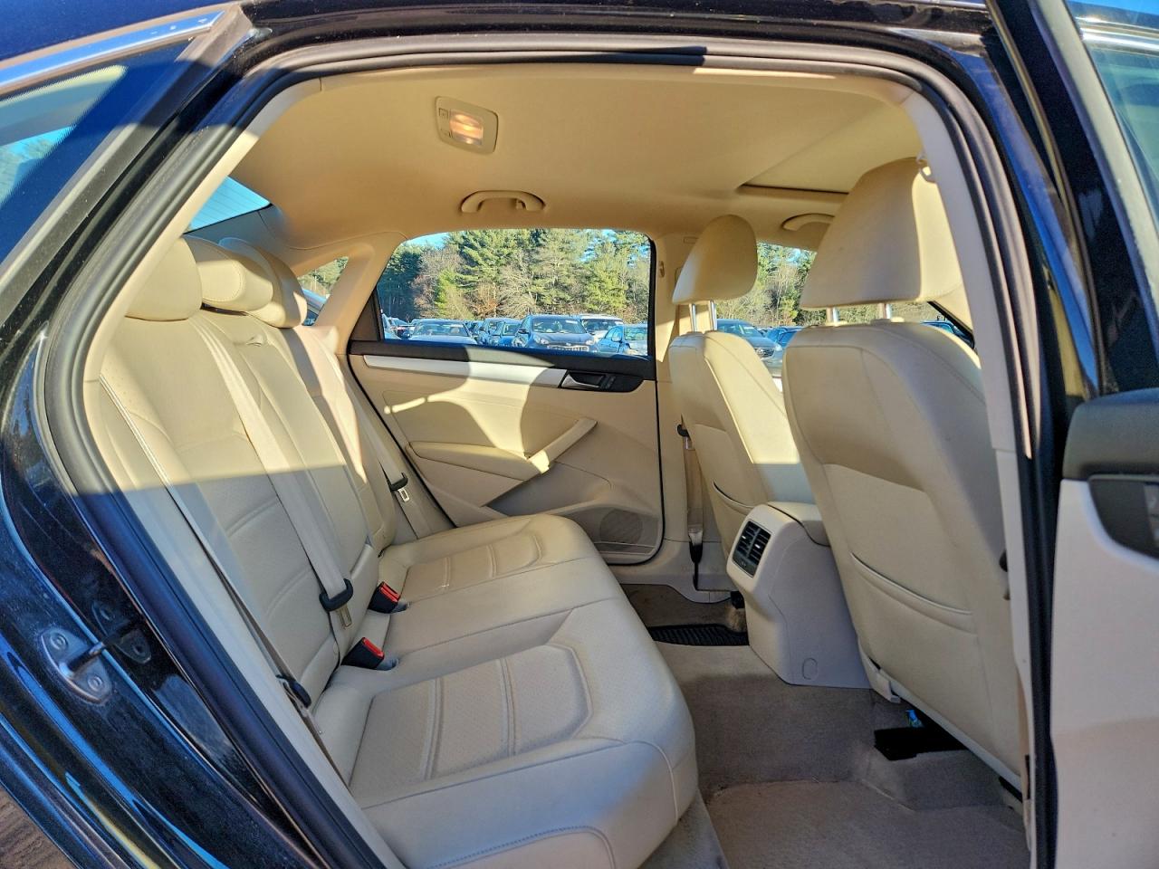 VOLKSWAGEN PASSAT SE